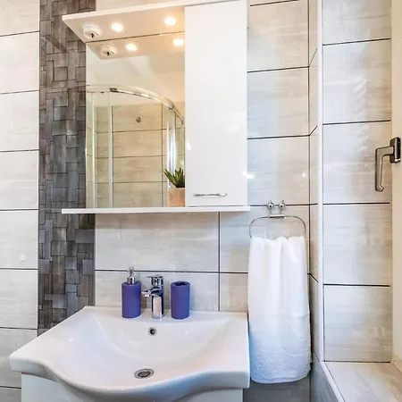 Gorgeous In With Kitchen