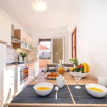 Gorgeous In With Kitchen * Ražanac