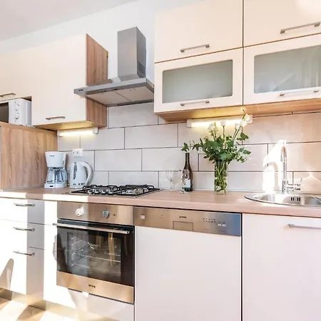 Vikendica Gorgeous In With Kitchen